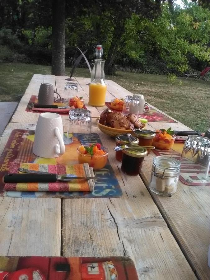 Chambre D'Hotes Des P'Tits Bonheurs Dosches Екстериор снимка